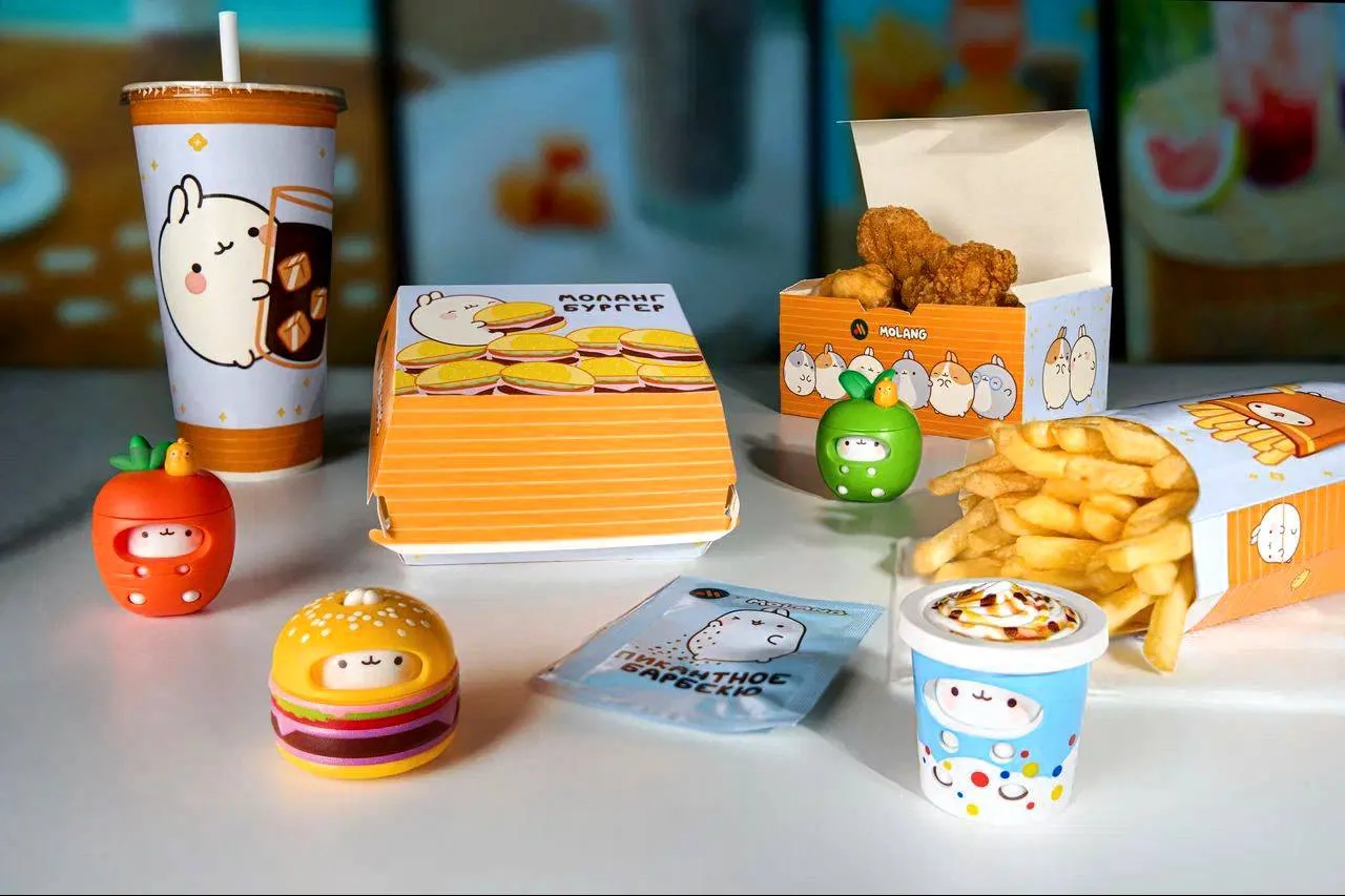 🍔«Вкусно — и точка» выкрасила меню в цвета Molang.