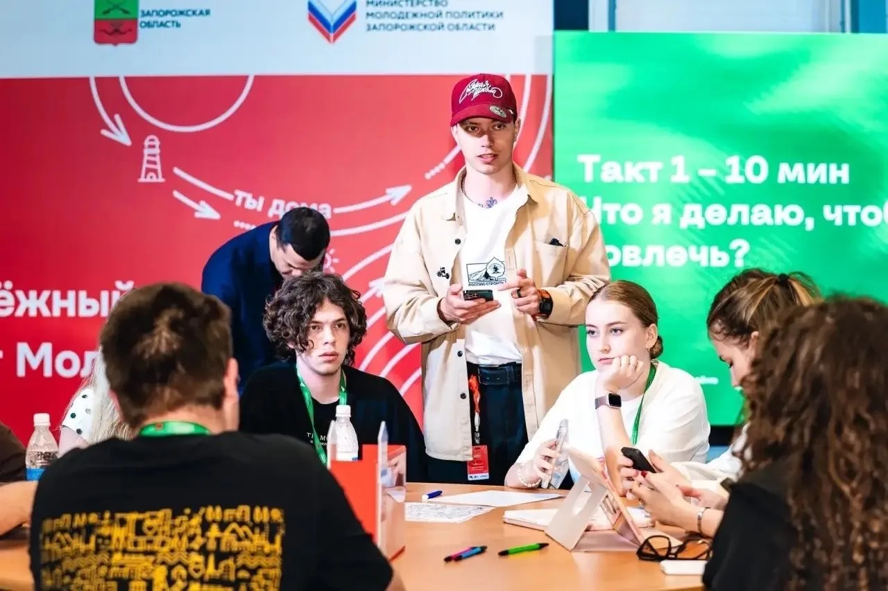 🇷🇺С 15 по 20 мая студентка Университета Шукшина Криволуцкая Ксения оказалась в центре «Маяк» на бере