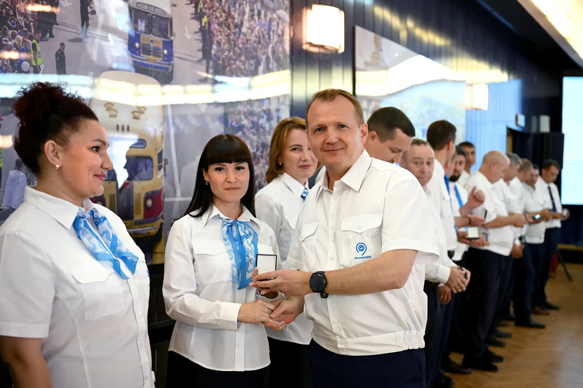 🎉 Чествуем сотрудников Мосгортранса за успехи в труде