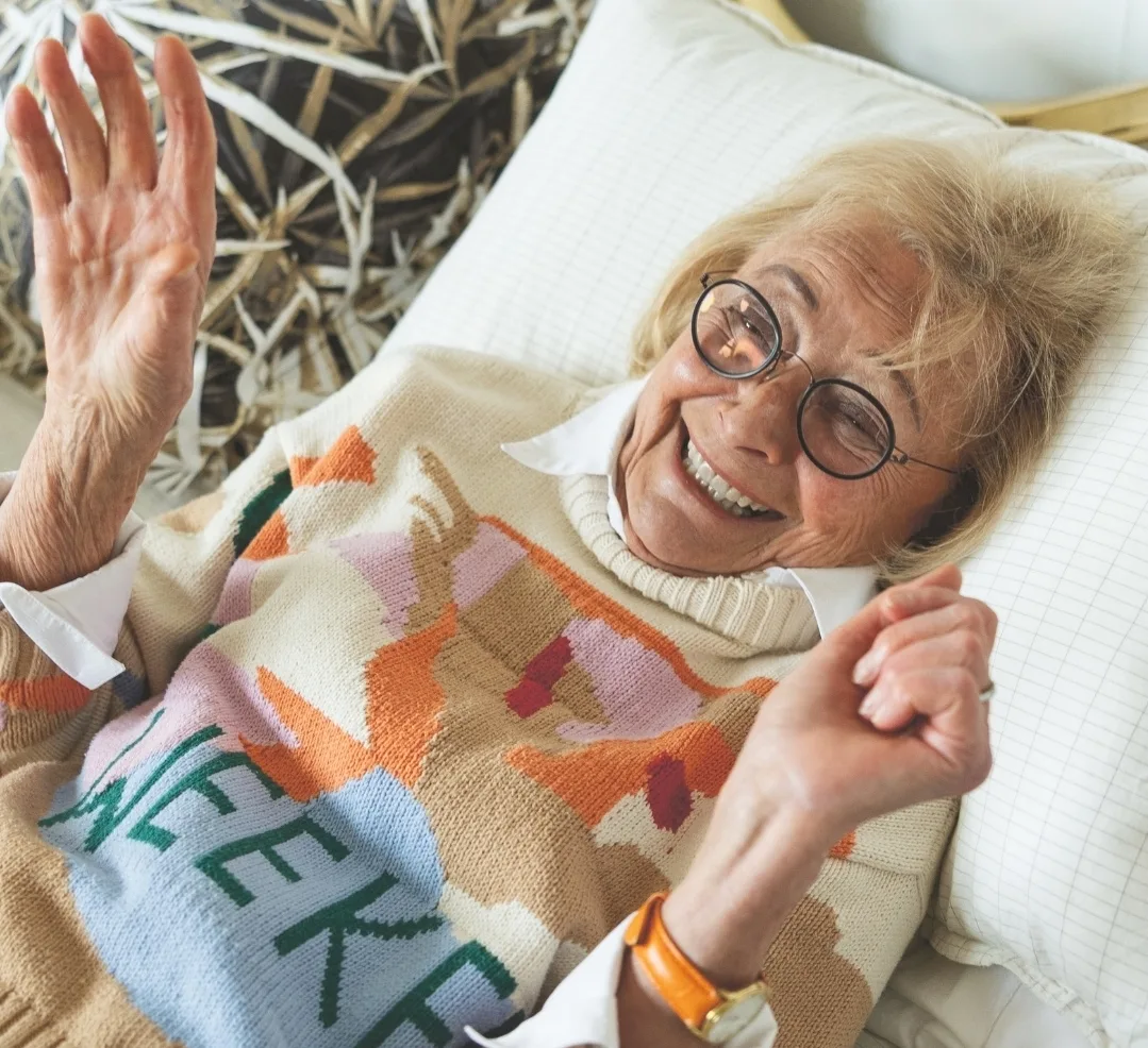 Мои хорошие, увидела историю 87-летней Хельги Сэндс из Лондона и не могу не поделиться.