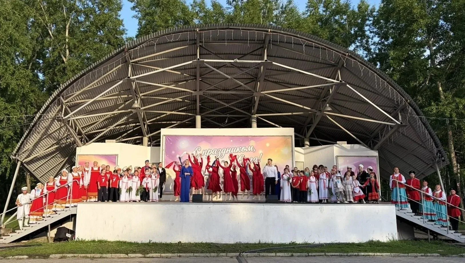 Гала-концерт «Поёт Кузбасс. Единство голосов» в парке Пушкина

12 июня парк имени А.С. Пушкина буква