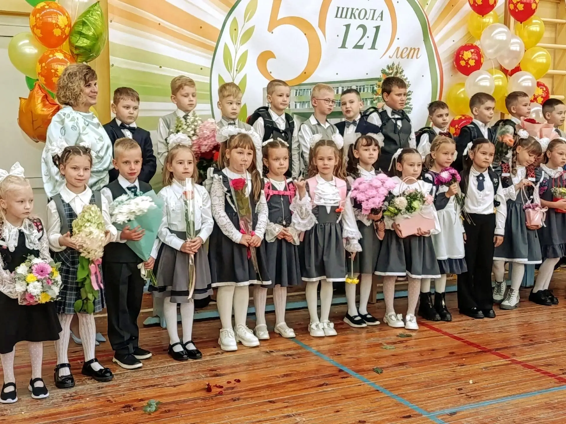 #ДетскийСад27НашиВыпускники "Эй, смотрите все на нас!... Мы идём в первый класс!"... 🍁...