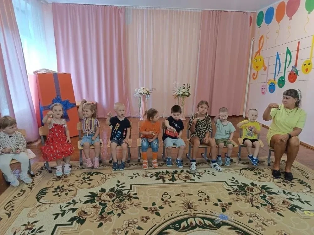 Музыкальная гостиная 
«Вот какой оркестр у нас»

Музыка является одним из важнейших средств воспитан