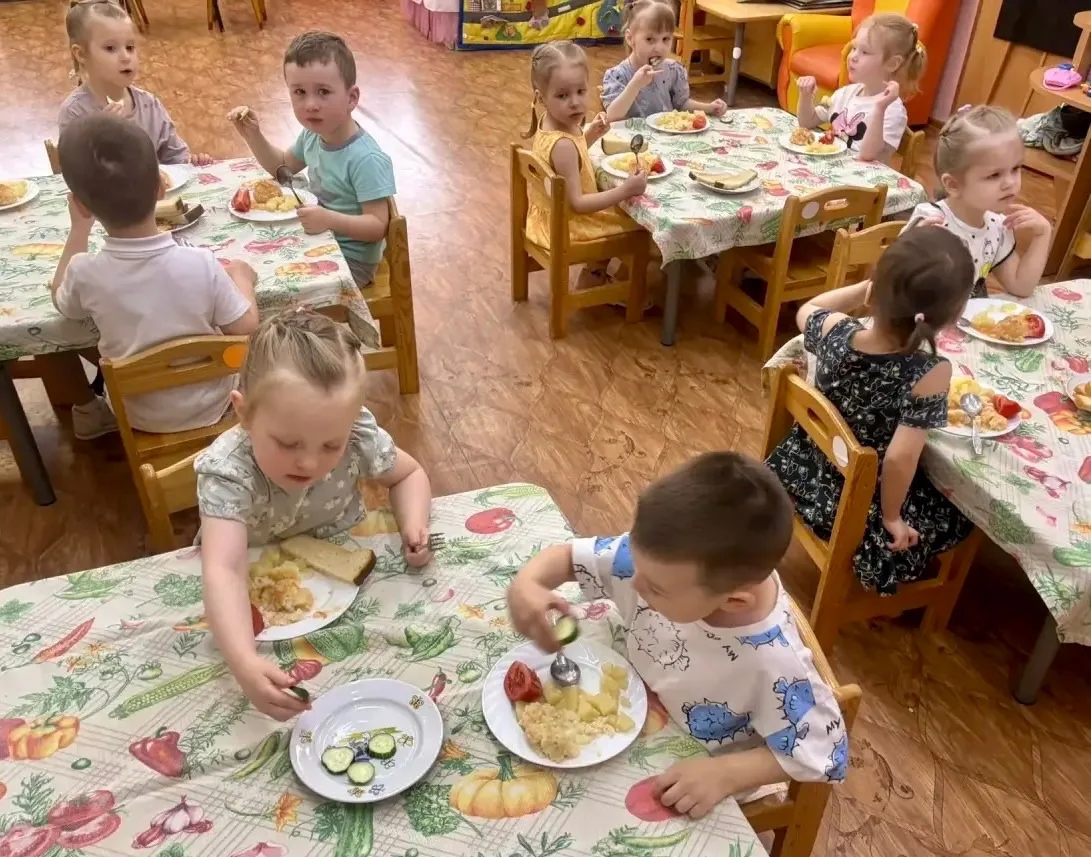Что делали в предотпускной день малыши #группаСовята? Догадайтесь!