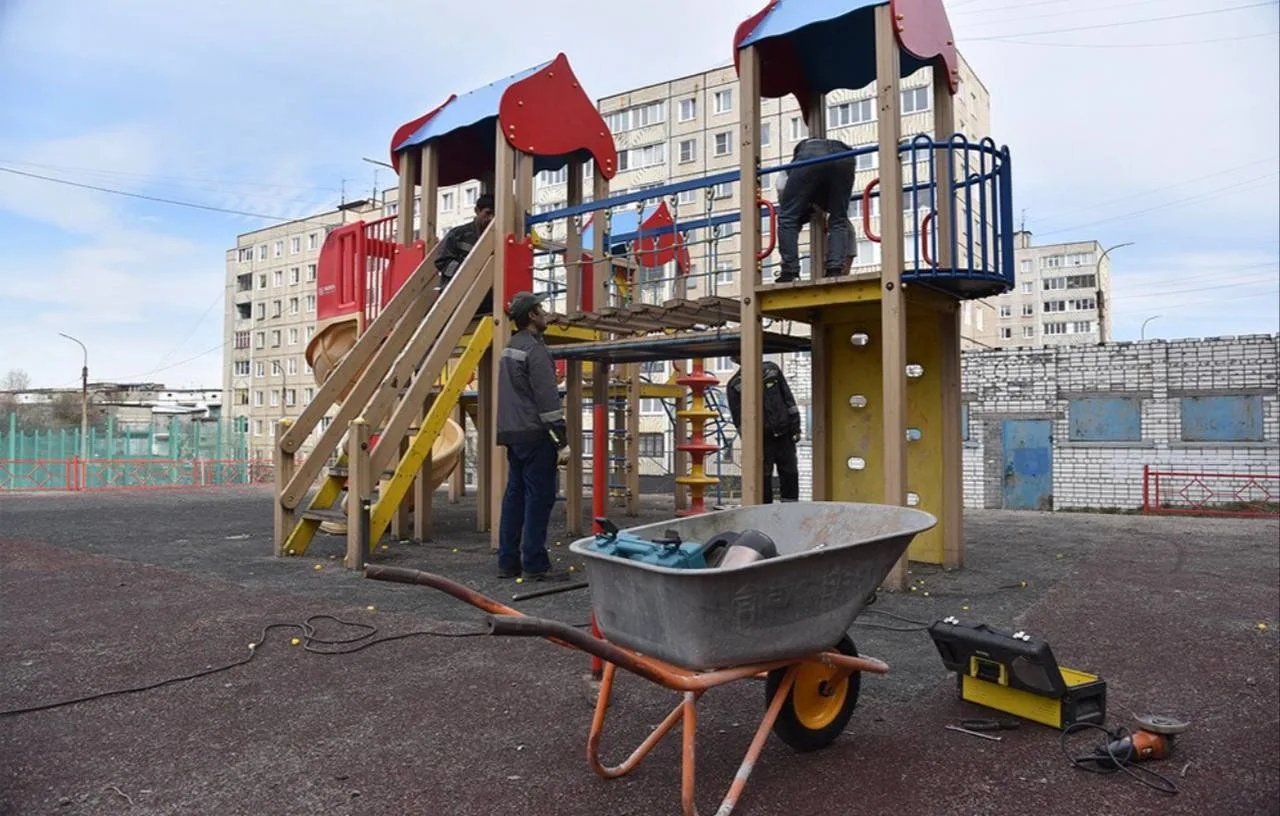 Власти Санкт‑Петербурга взялись за благоустройство бесхозных детских площадок🛝

Если площадка наход