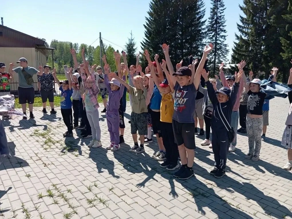☀️Ура! 1 июня наш любимый пришкольный лагерь «Солнечный» открыл свои двери для всех желающих! 
👧👦А
