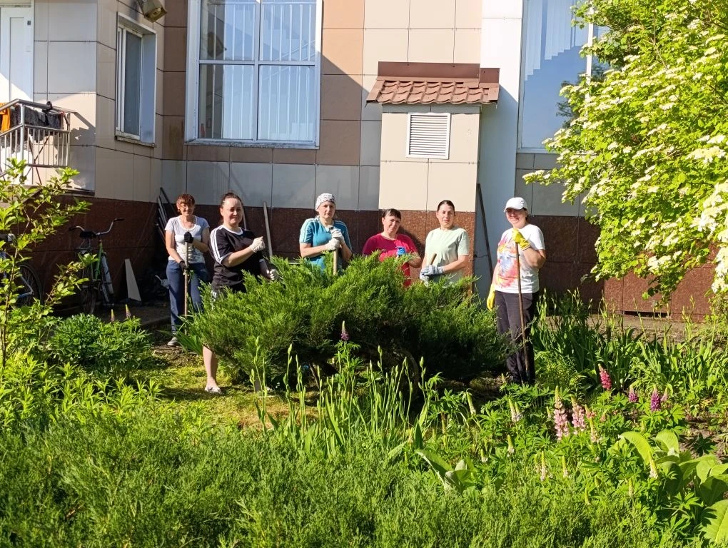 В пятницу, 22 мая, в Татановской школе прошёл общешкольный субботник. 🧹🍃  На календаре — май, а это 