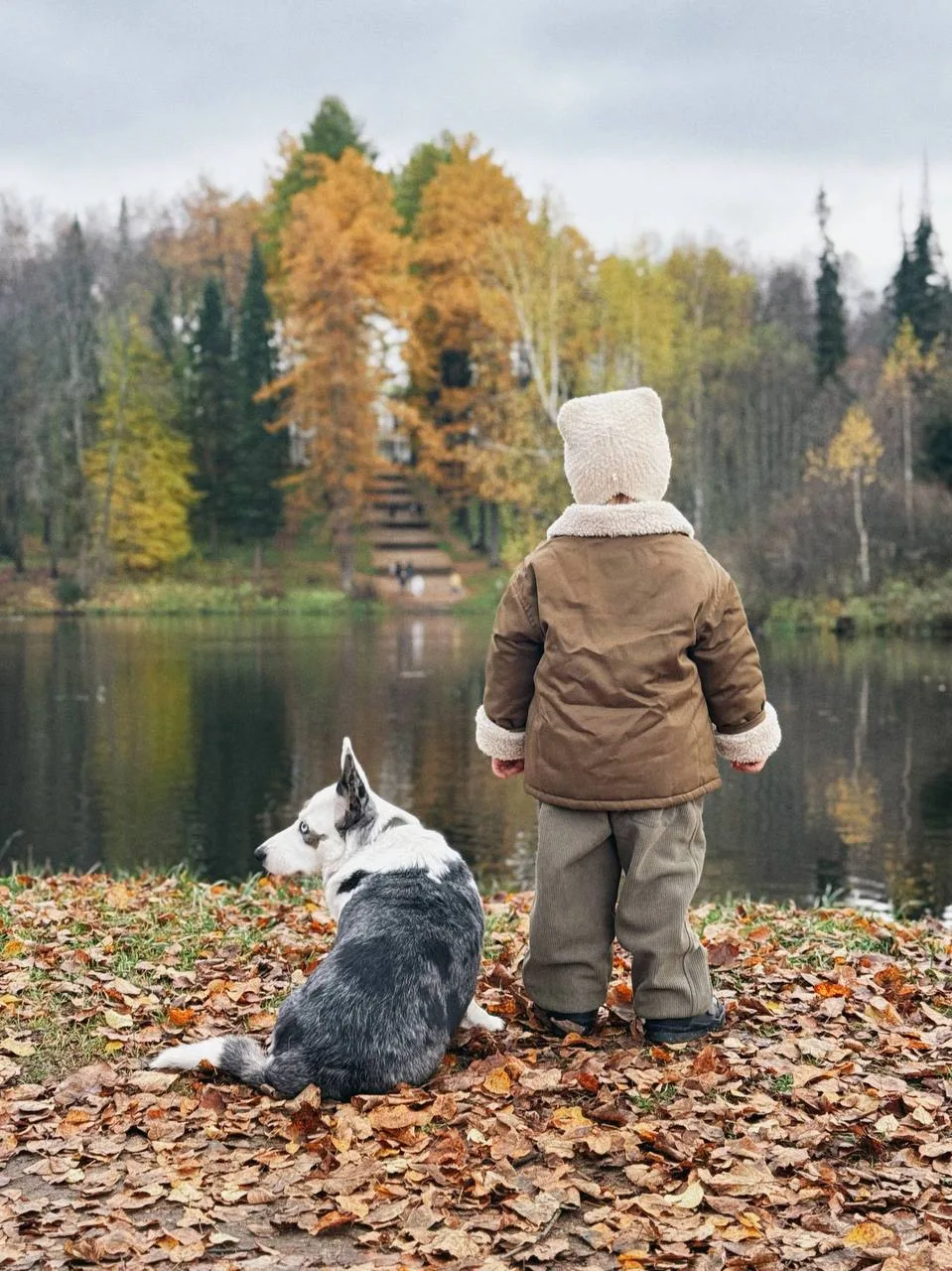 «В выходные выгуливали лук с али 🍂