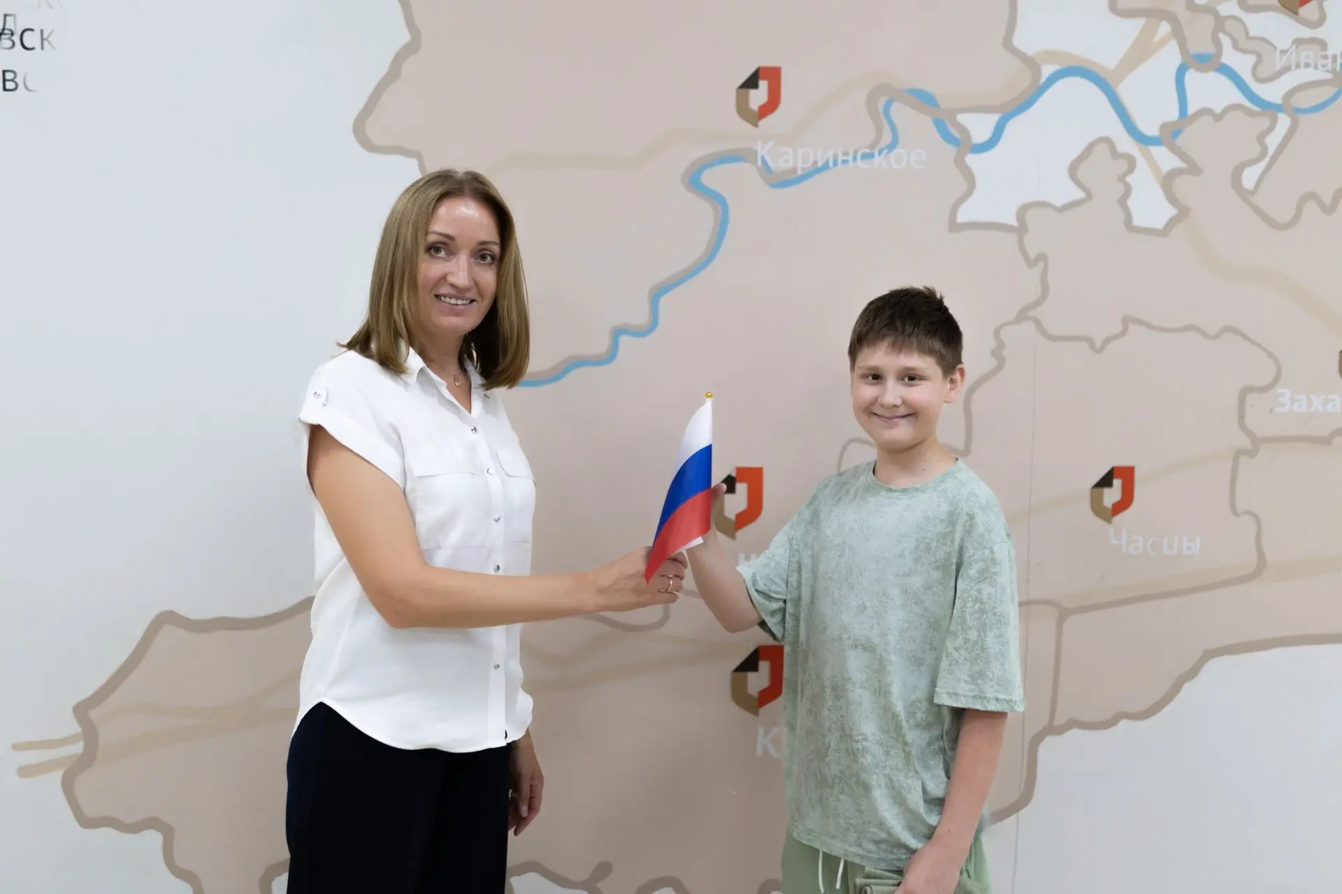 🤝 МФЦ — РЯДОМ, МФЦ — ДЛЯ ЛЮДЕЙ!

Ко Дню России мы подготовили небольшой подарок для всех посетителе