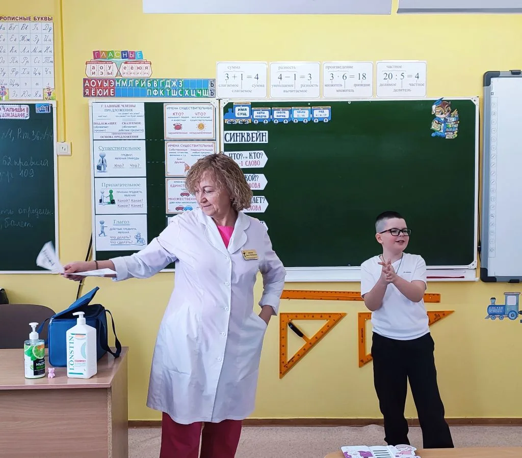 🤲Мастер – класс "Моем руки правильно!"  💥Сегодня во  2В классе медицинский работник👩‍⚕ Ключко И.В. п