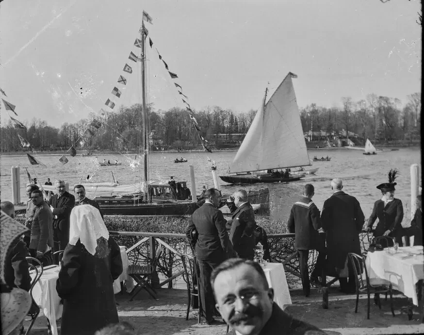 1911-1913.На террасе речного яхт-клуба.Крестовский остров.