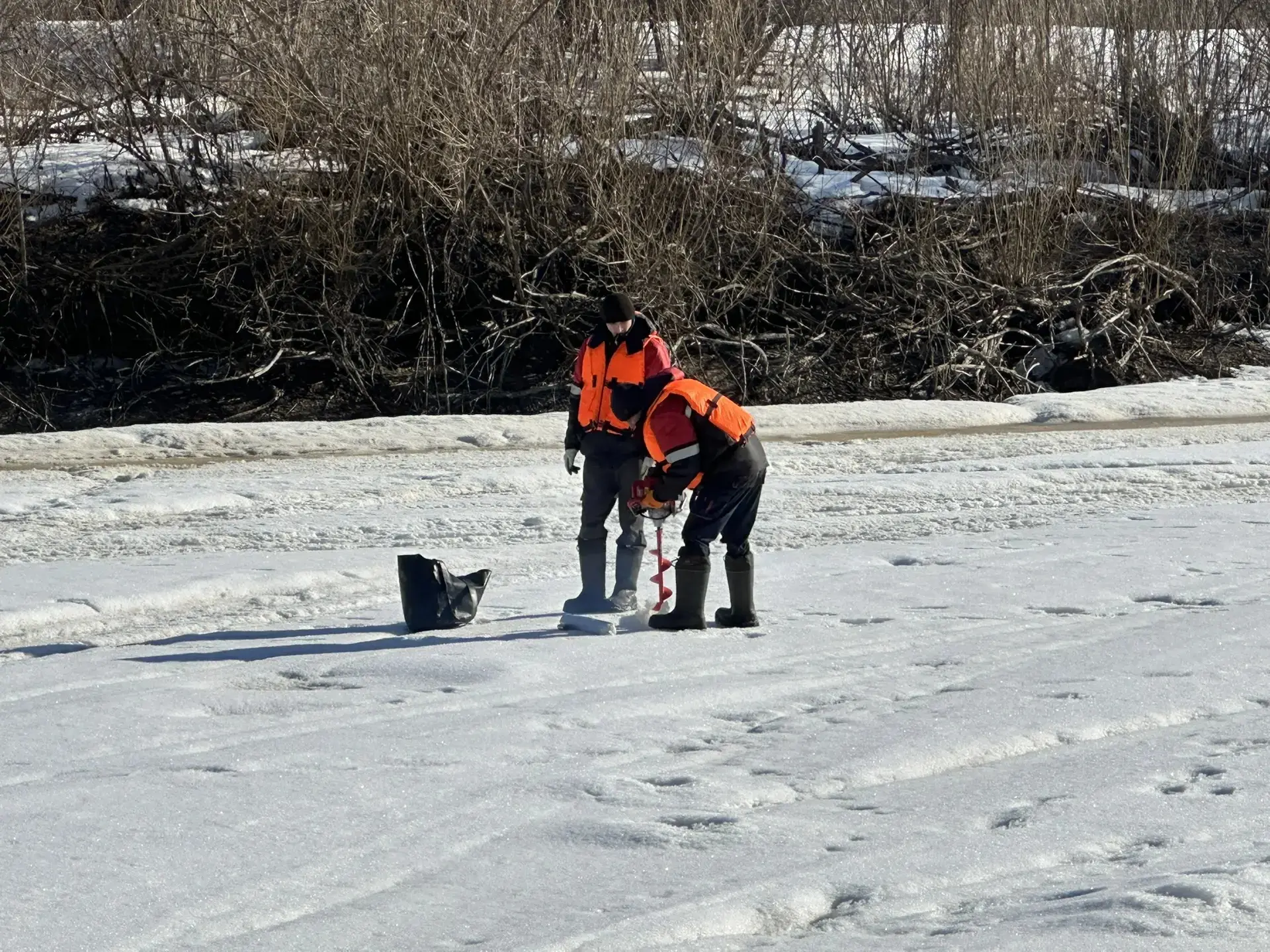 🌊✅Паводок под контролем: спасатели Карасукского ПСО обеспечили безопасность при взрывных работах на 