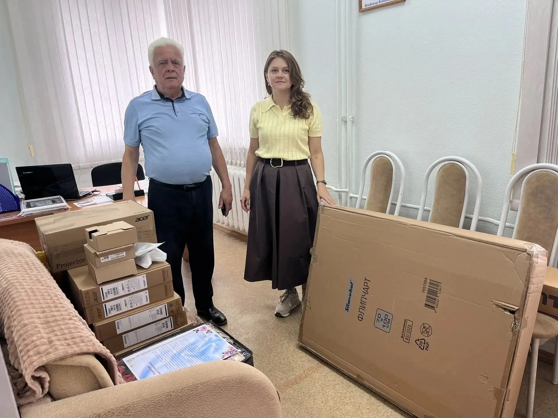 Компьютерные курсы для жителей деревень.