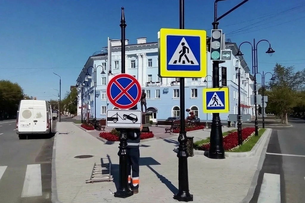 В Череповце частично ограничили парковку возле памятника Сталину и Бардину