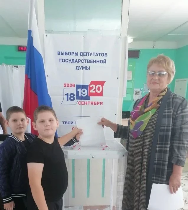 Осенний субботний день, 19 сентября. На избирательном участке № 768, расположенном в МО...