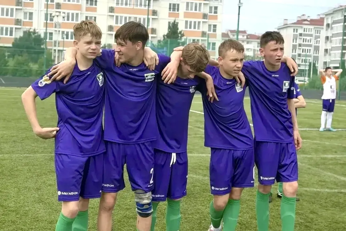 🥈 Приморские ребята завоевали серебро на Всероссийских соревнованиях по футболу в Сочи  Воспитанники