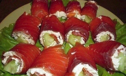 РУЛЕТИКИ ИЗ ЛОСОСЯ СО СЛИВОЧНЫМ СЫРОМ #закуска