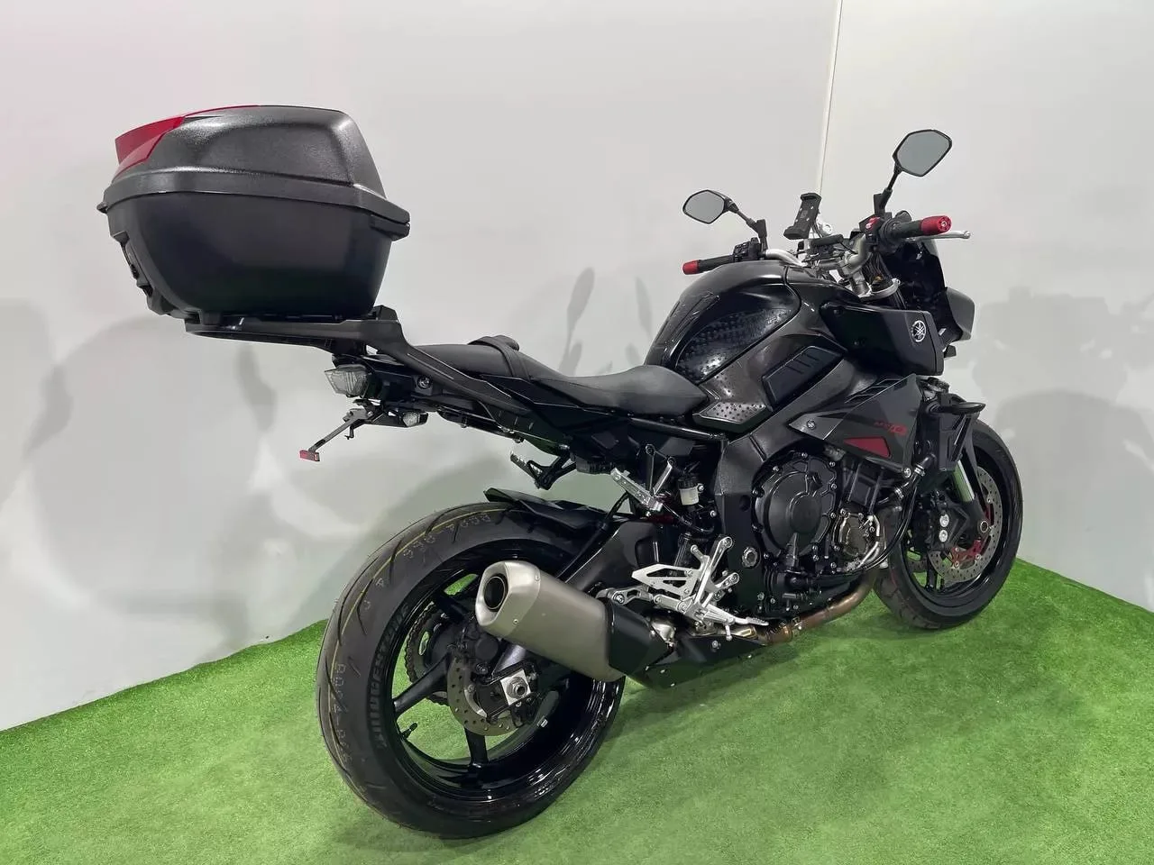 YAMAHA MT-10 в наличии во Владивостоке  Характеристики:  - 2017 год - объем 1000 см3 - Аукцион BDS -