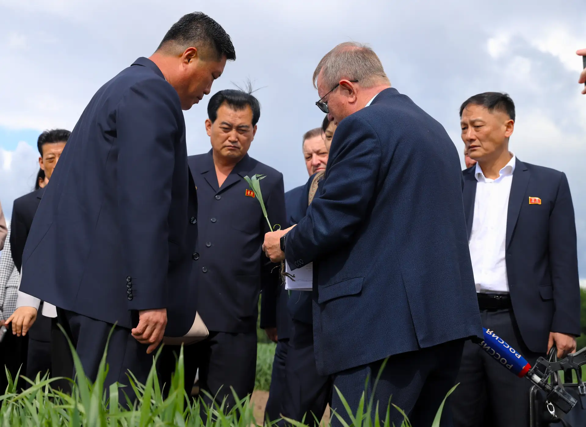 🇰🇵На Орловщину приехала делегация из Северной Кореи  Ее возглавляет председатель народного комитета 