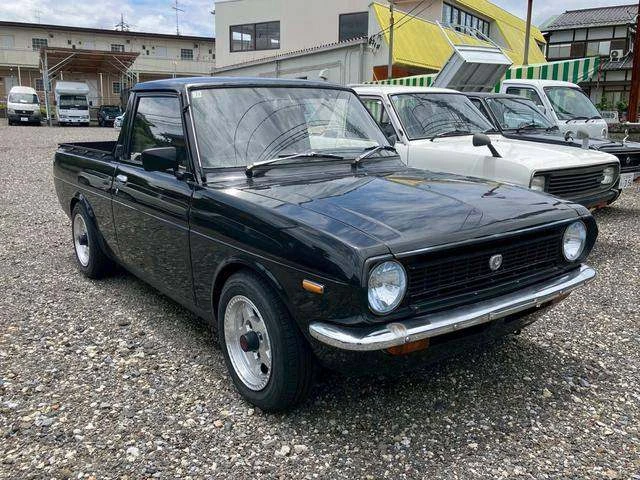 Вы только представьте ➡️ японский пикап 1987 года, с пробегом 520.000км❗️Мы нашли Toyot...