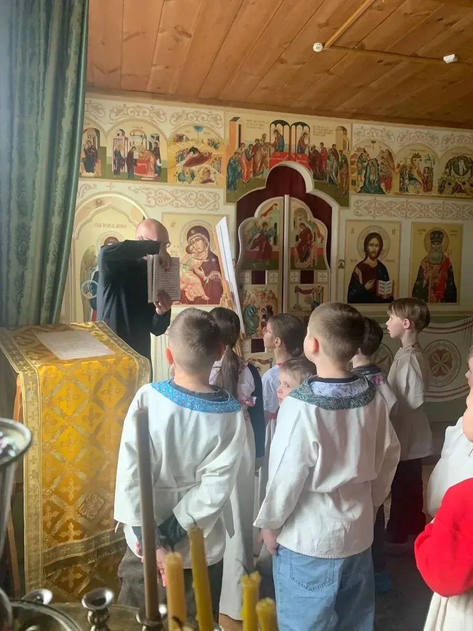 👧🏻🌏 Мы открываем мир: Кому  выходной, а  кому и путь скатеркой стелется...  "Давно мы с вами в свет 