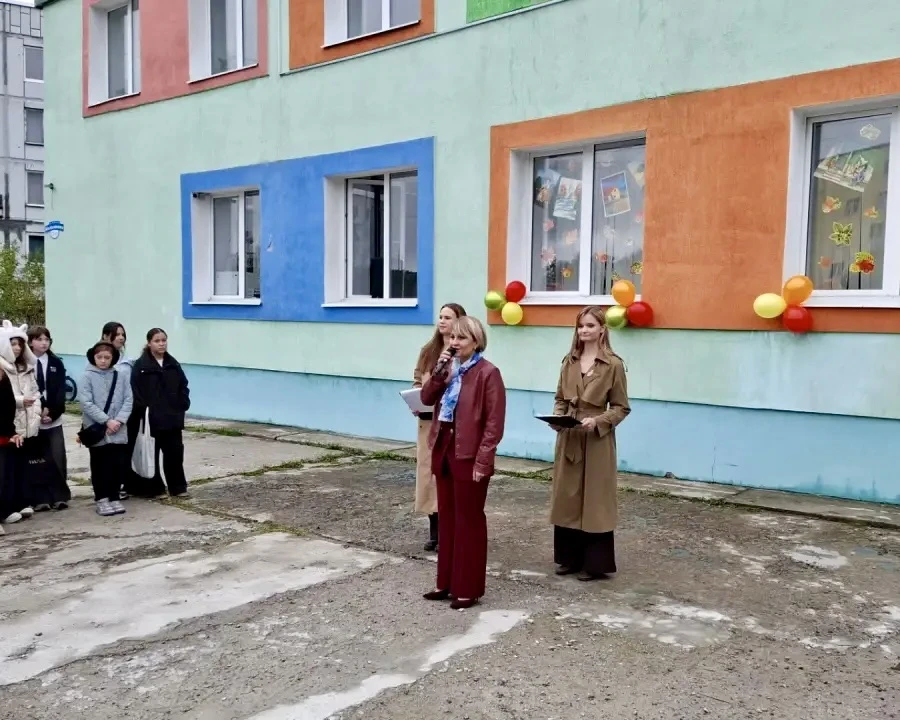 🍂Сегодня в Детской школе искусств ЗАТО Александровск прошла торжественная линейка, пос...