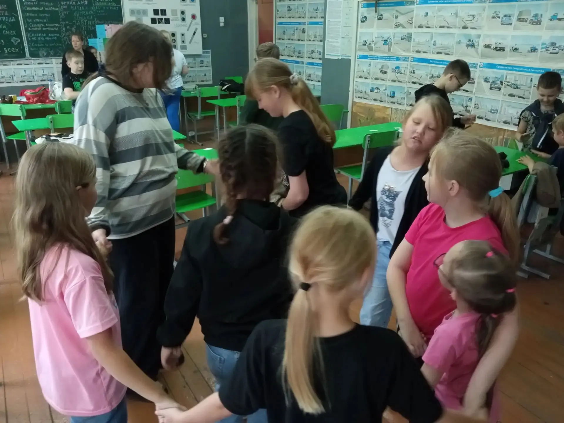 💫 День семнадцатый

✅ Все мы являемся частью природы. И должны помнить об этом всегда: гуляя в лесу