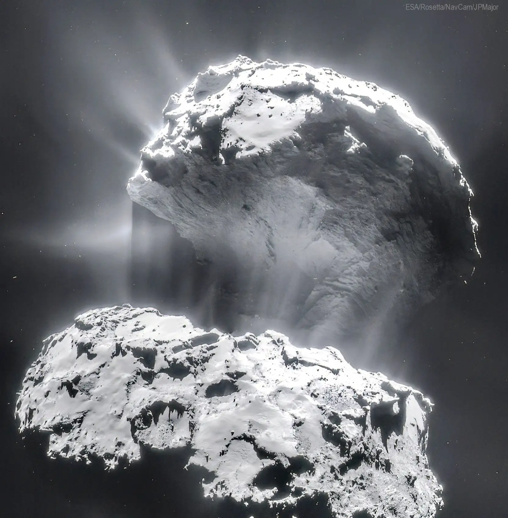 Снимок кометы Чурюмова-Герасименко, сделанный космическим аппаратом Rosetta 😍

На снимке отлично ви