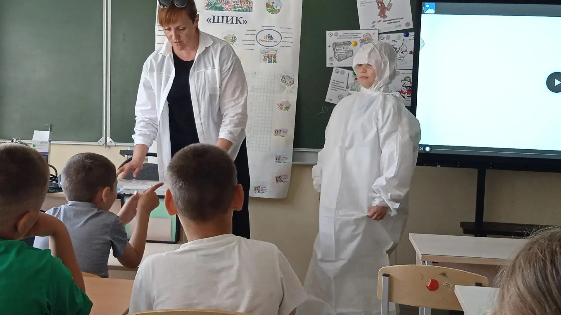 Очередной день нашего лагеря начался с познавательной беседы, которую провела медсестра кабинета  пр