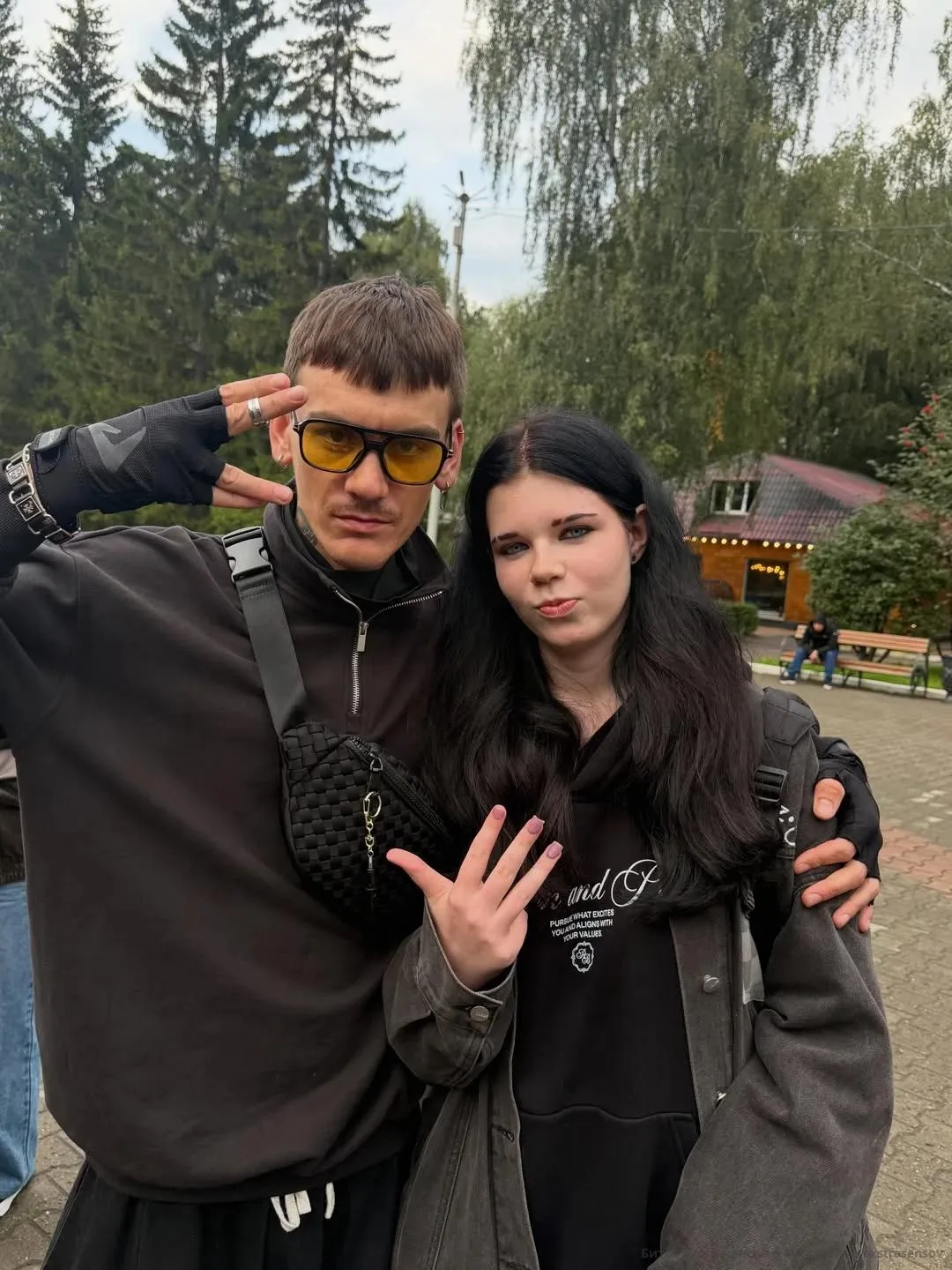 🔮В Екатеринбурге прошла фан встреча Варвары Петрович и Семёна Лескова