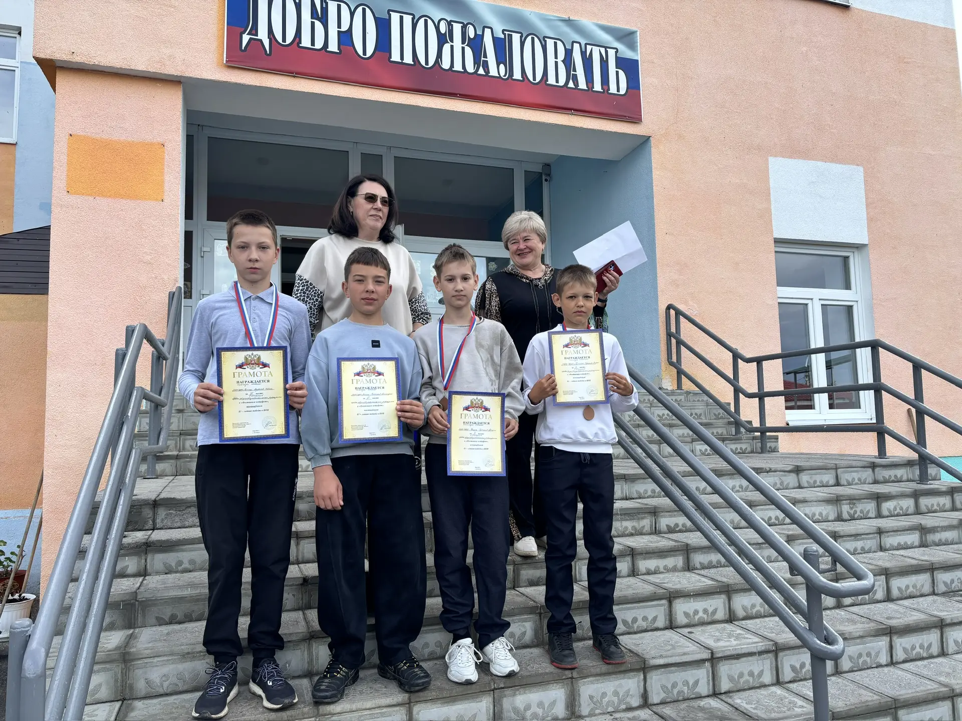 🇷🇺 ТРАДИЦИОННАЯ ОБЩЕШКОЛЬНАЯ ЛИНЕЙКА ПО ПОНЕДЕЛЬНИКАМ.