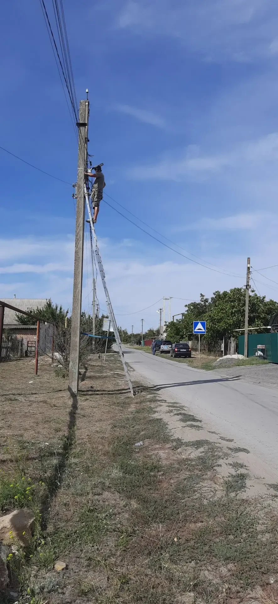 В станице  Красноярской Красноярского сельского поселения ведутся работы по установке у...