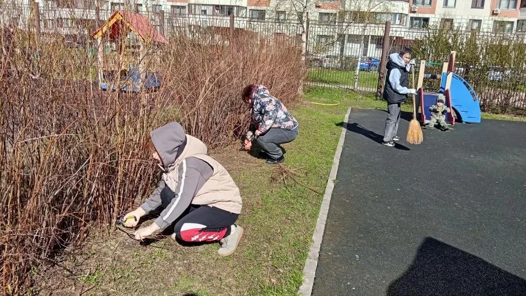 В дошкольном отделении «Умка» успешно прошел Всероссийский субботник. 🍀🍀🍀 Сотрудники учреждения прин