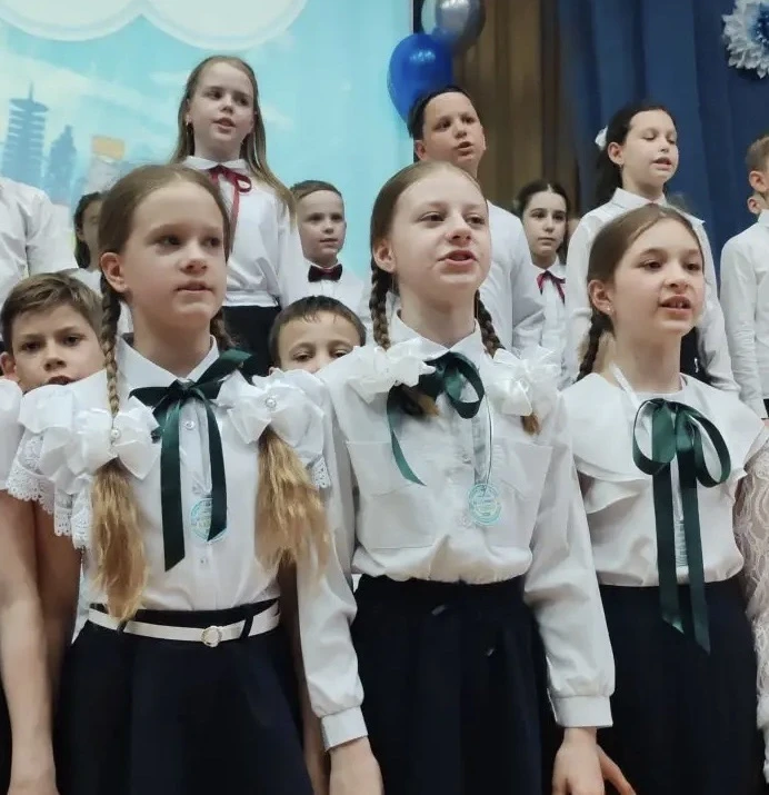 🎉 Сегодня на Стромынке, 17 для наших четвероклассников прозвенел последний звонок начальной школы!  