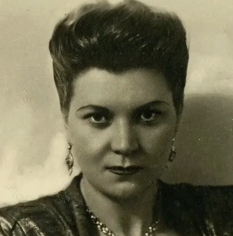 24 марта исполняется 120 лет со дня рождения Клавдии Ивановны Шульженко — советской эстрадной певицы