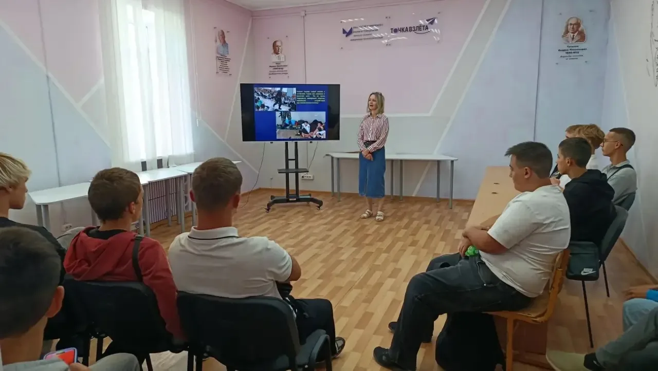 В день солидарности в борьбе с терроризмом в группе ВС -261 прошел классный час. Ребята...