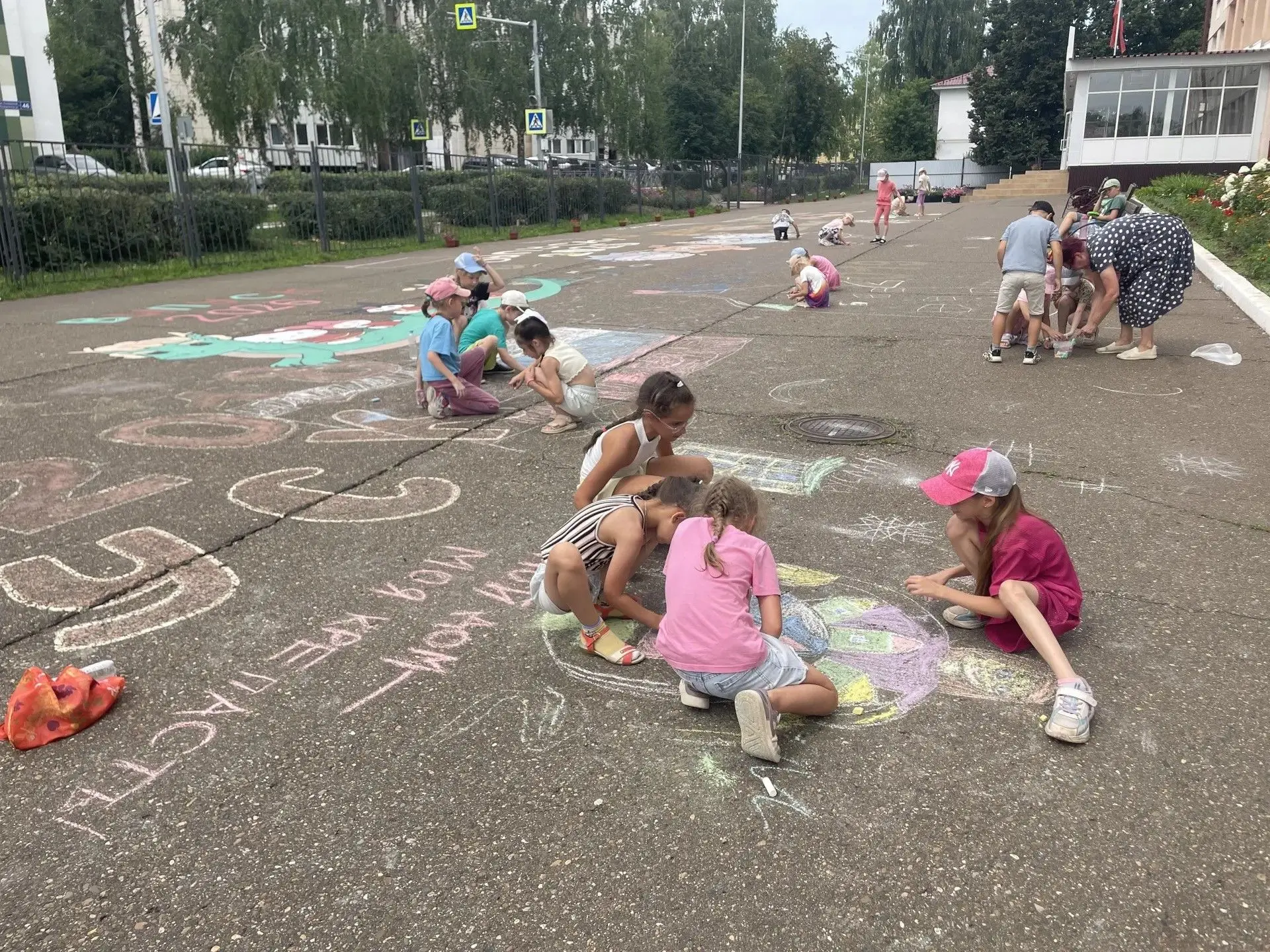 День 9 июля традиционно начался с утренней зарядки и линейки. После завтрака для воспитанников пришк