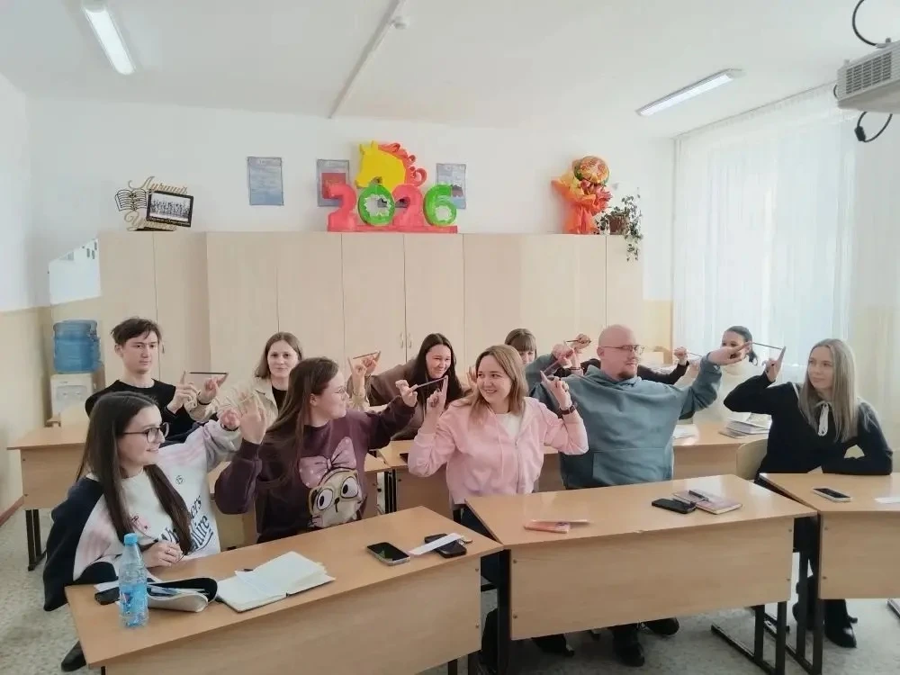 🌟 Тренинг, тимбилдинг и серьезные вопросы! 🌟  Молодые специалисты нашей школы стали участниками прак