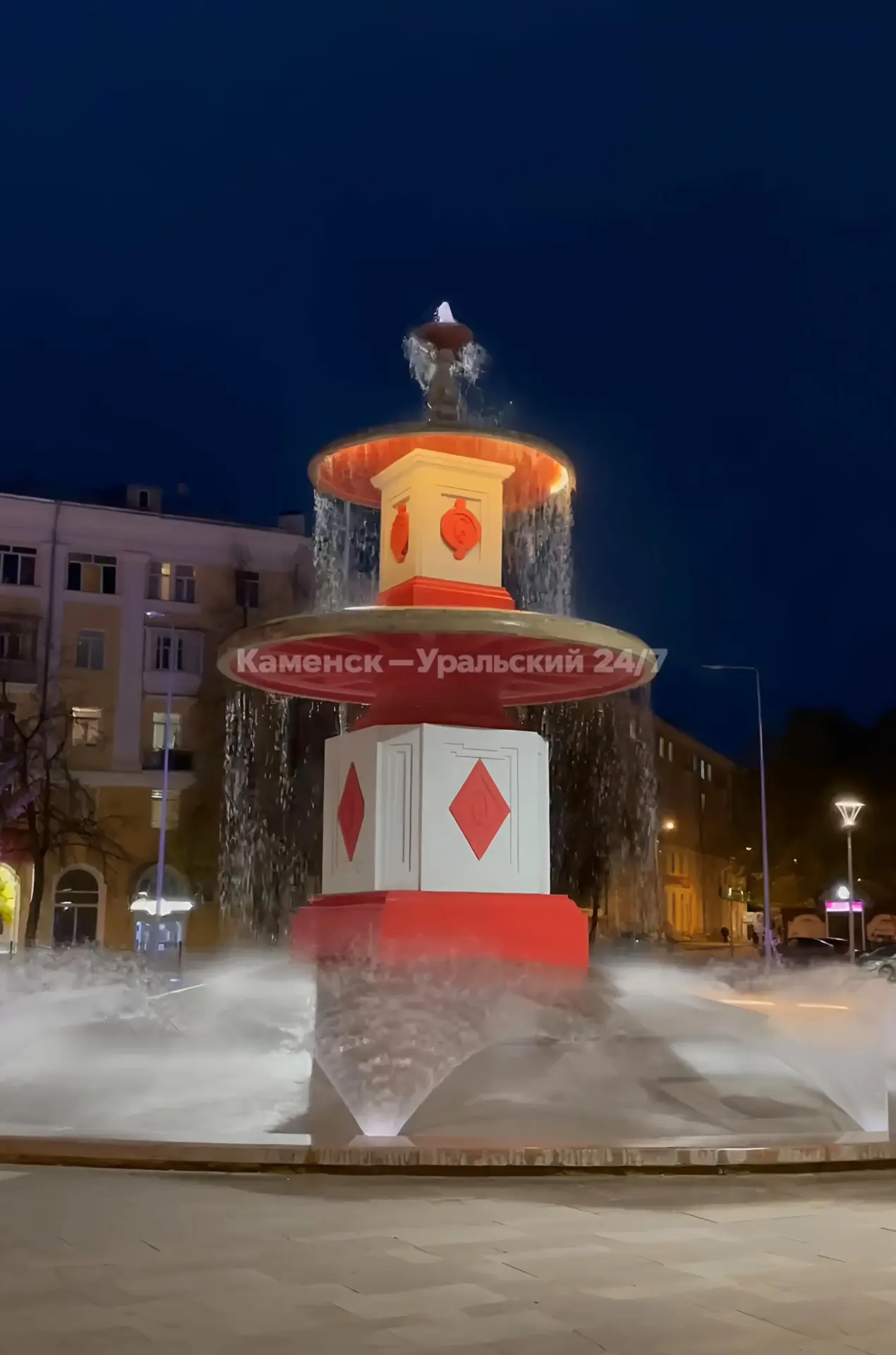 Ночные гонки, драки и пьянки: жители пожаловались на кошмар на площади Горького