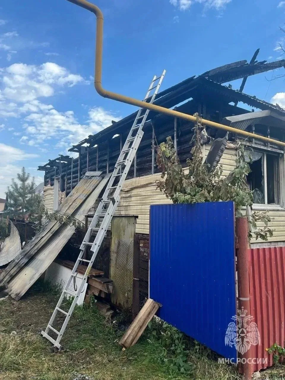 🔥 Бабушка спасла троих внуков во время пожара в Уфе