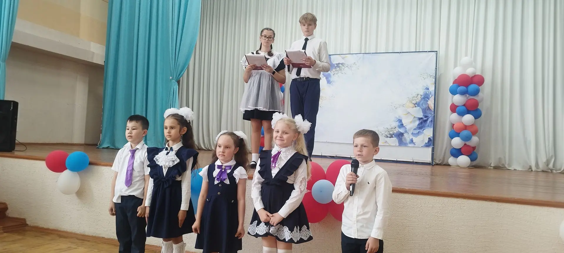 🔔 Последний звонок для самых юных: праздник в честь наших первоклассников!