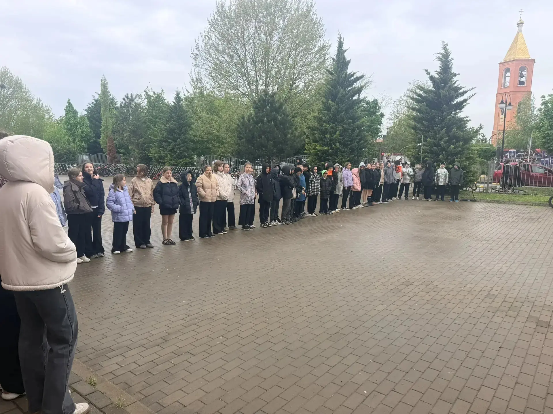 ТОРЖЕСТВЕННАЯ ЛИНЕЙКА В строю и в тишине: о чём пели наши деды в минуты затишья?  🇷🇺 Сегодня на трад