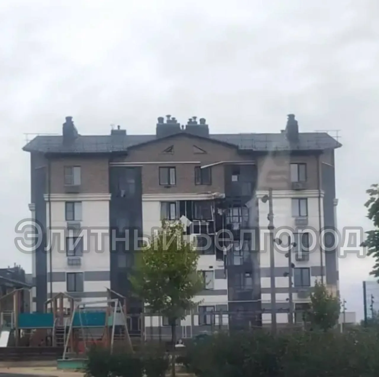 ❗️Ночью вражеский БПЛА ударил по многоквартирному дому на Крейде