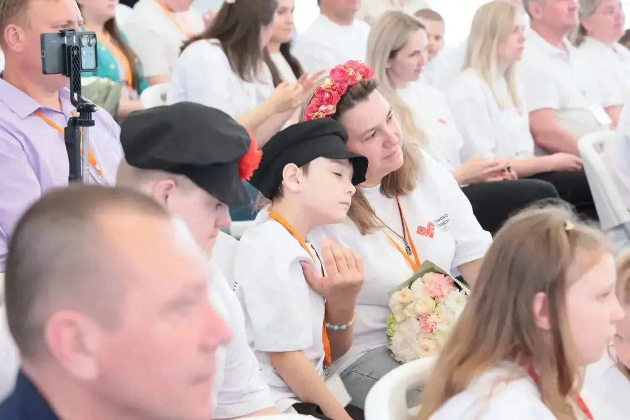 Всё начинается с семьи: Дмитрий Миляев поздравил участников конкурса «Семья года» ❤️  В парк-отеле «