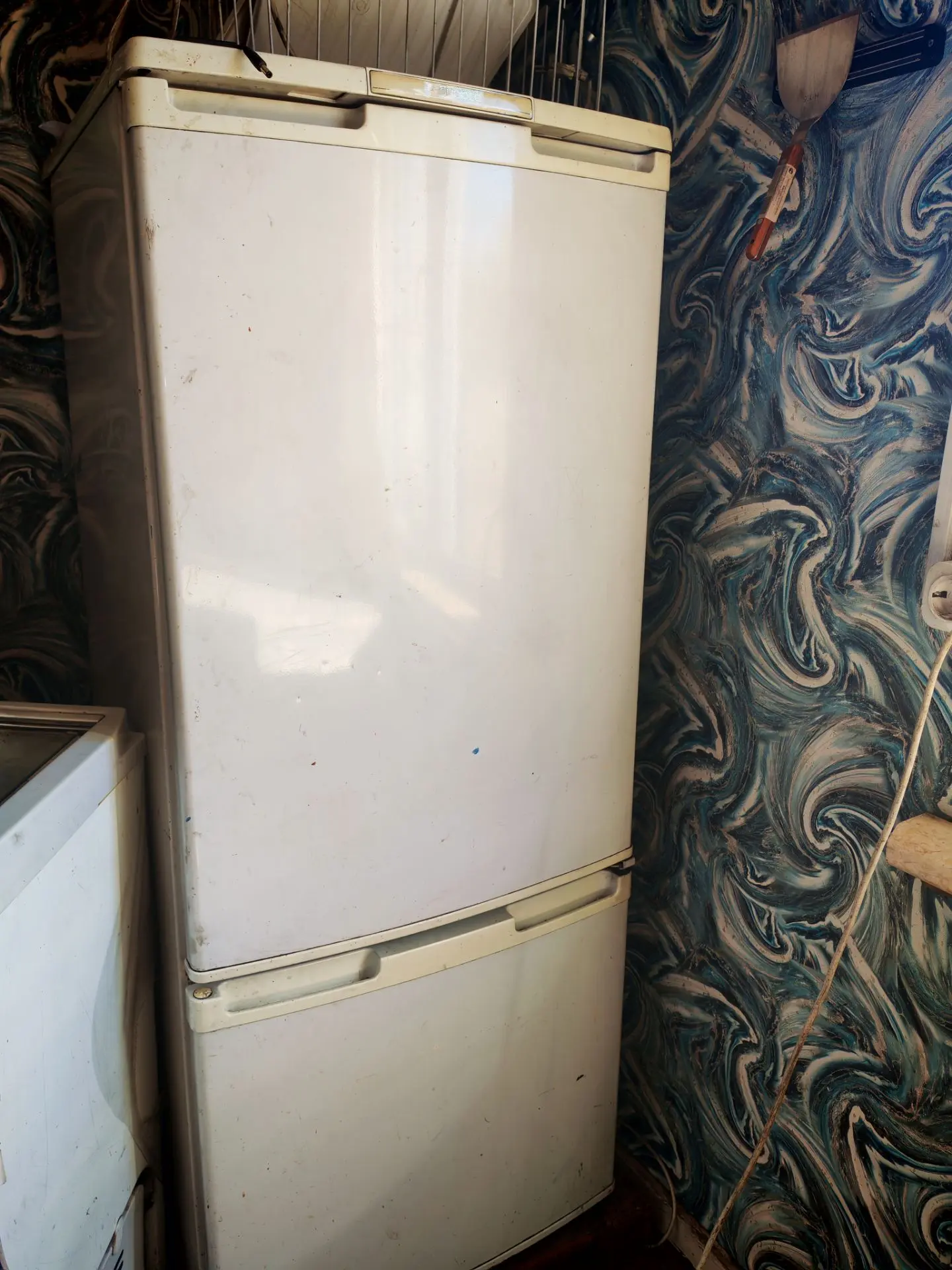 Продам б/у холодильник 5 т  рабочий 89000503335