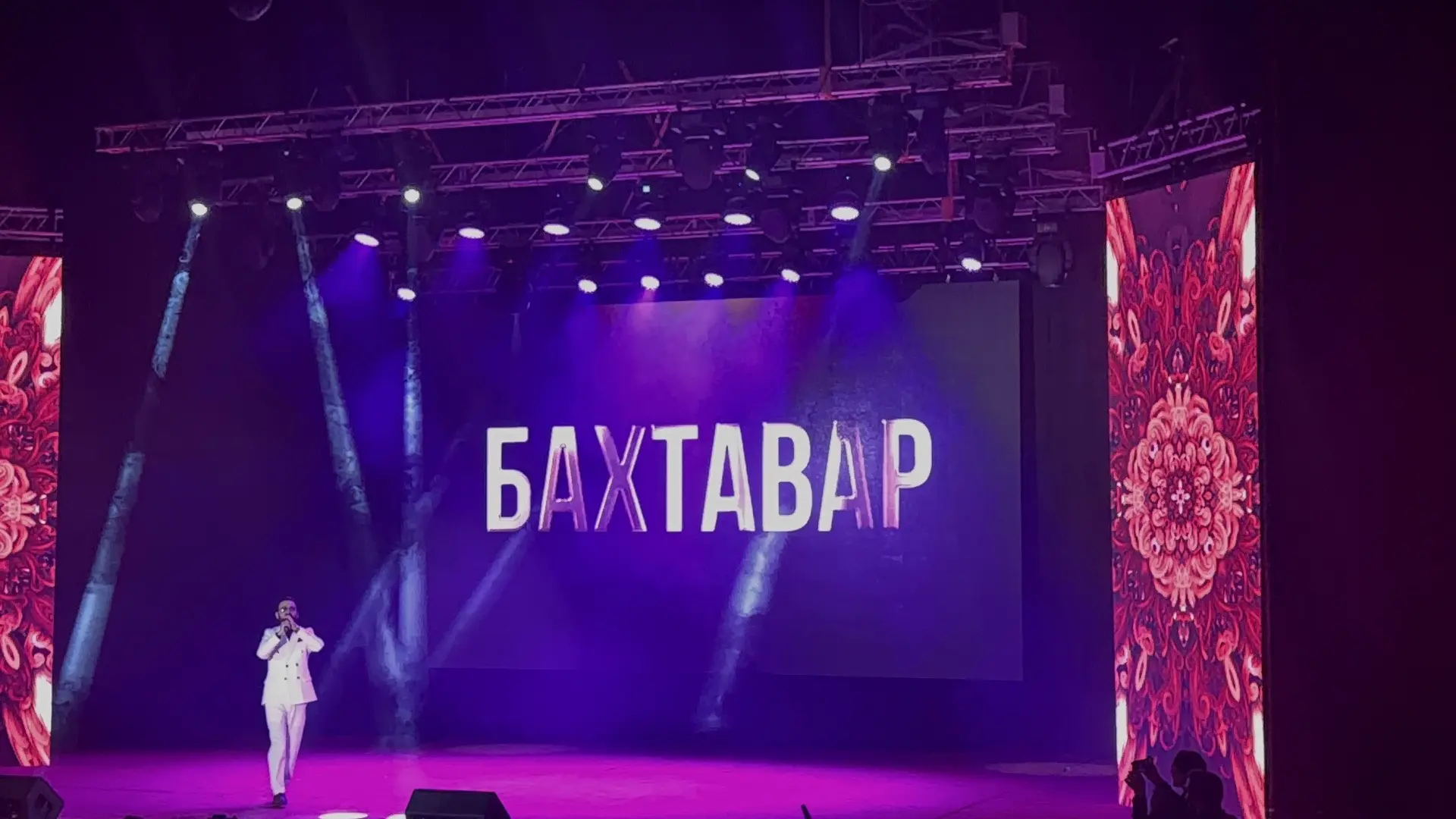 В преддверии самого нежного весеннего праздника в Доме Дружбы состоялся торжественный концерт, посвя
