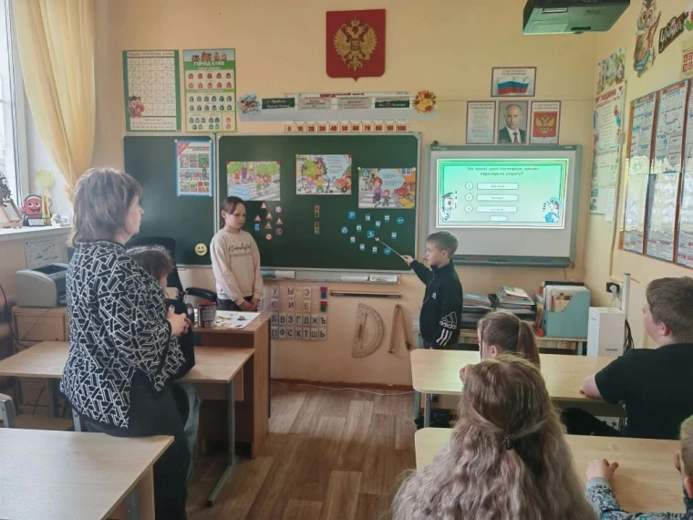 В нашем школьном лагере  прошел день безопасности, посвященный правилам дорожного движения!

Этот де