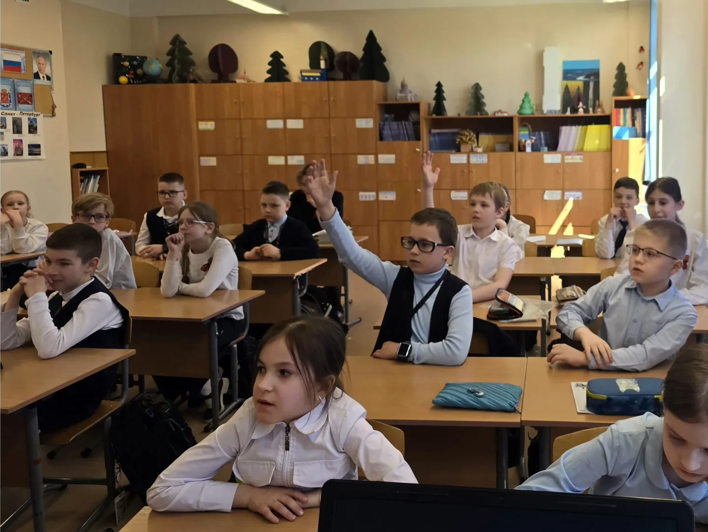 🚴‍♂️🛴 Квиз «С СИМ — безопасно колесим»: учимся правилам вместе!   ✨8 мая отряд ЮИД «Дорожные звёзды»