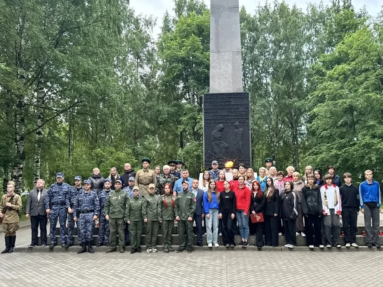 Студенты Вельского индустриально-экономического колледжа присоединились к акции «Свеча памяти»

Сего