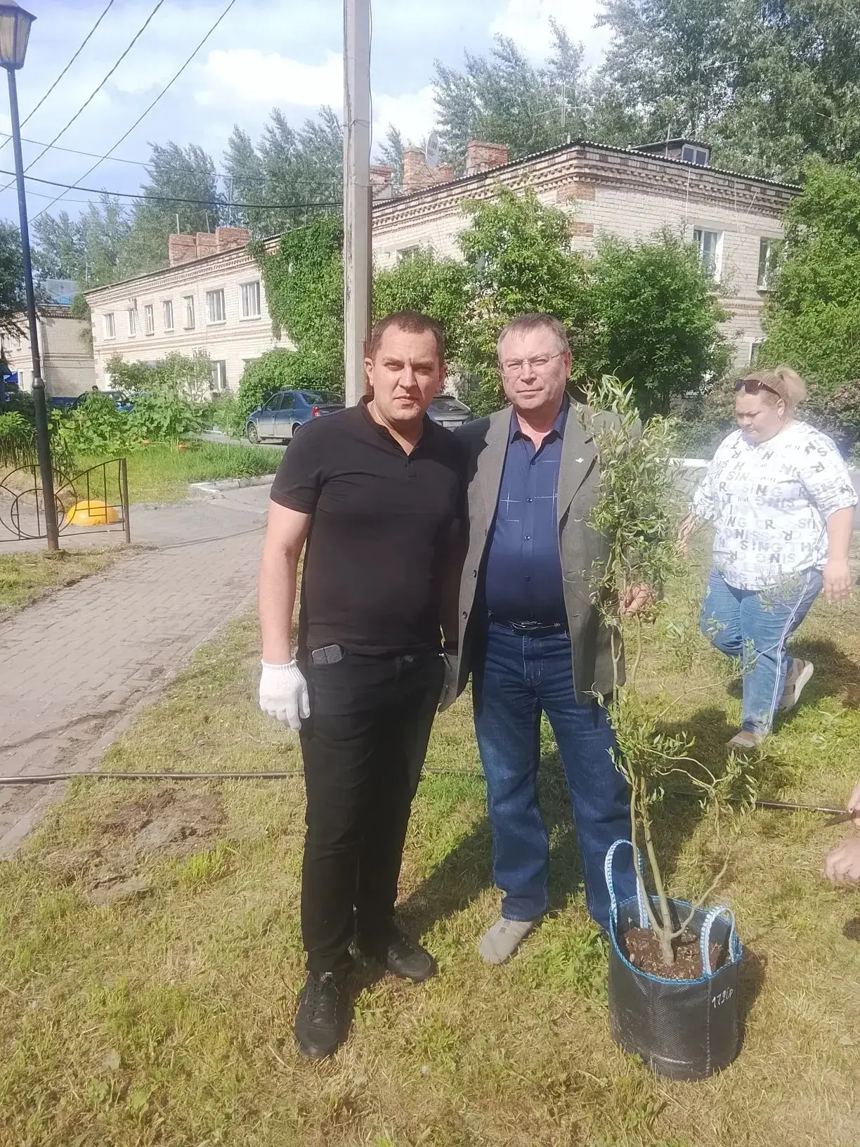 🌿 Аллея памяти «Герои двух эпох» — в сердце района!

Благодарим всех, кто сделал это событие возмож